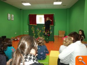 La música y los cuentos llenan de magia la Navidad en la Biblioteca Pública Municipal